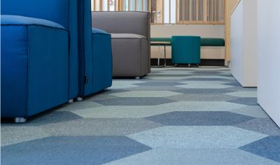Lycée Voltaire redo för det nya läsåret tack vare Dickson Woven Flooring