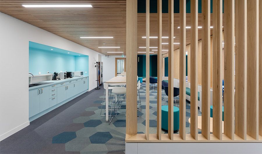 Lycée Voltaire redo för det nya läsåret tack vare Dickson Woven Flooring