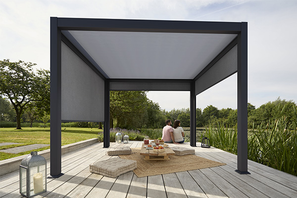 Valuable tips for choosing fabric for your pergola