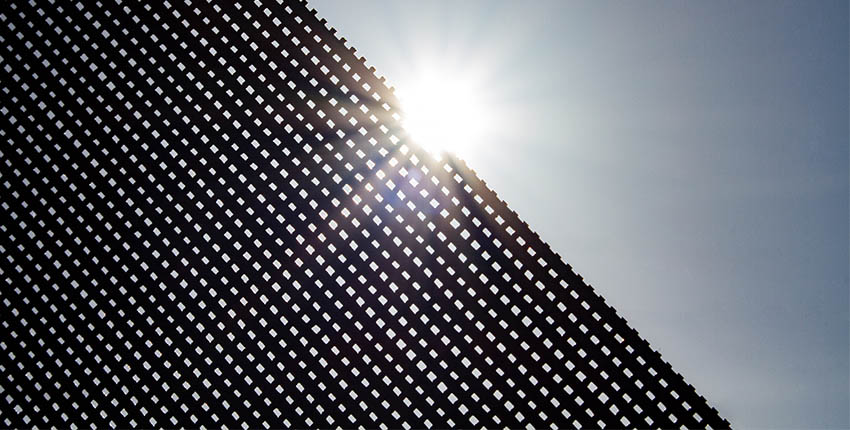 SWK OPEN: the micro-perforated screen fabric with 15% openness factor.