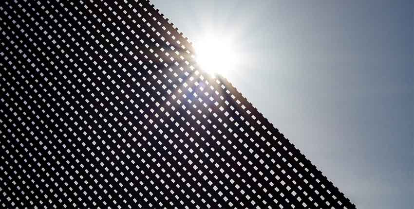 Sunworker OPEN : micro-perforated screen fabric with 15% openness. Sunworker OPEN : micro-perforated screen fabric with 15% openness.