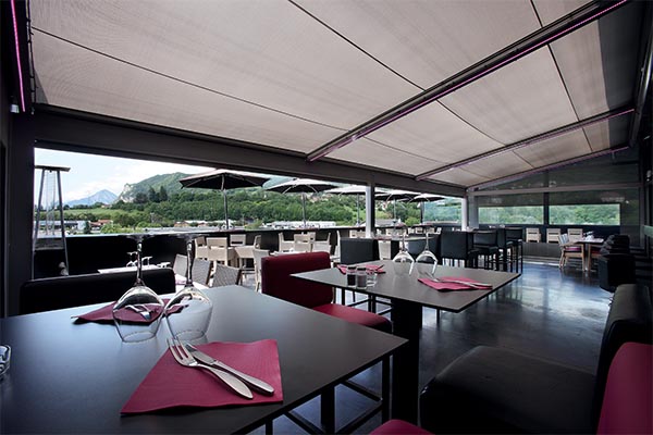 Fitting your side awning Fitting your side awning