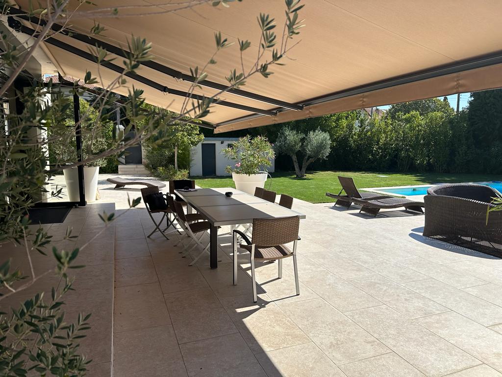 STORES & FERMETURES HONORAT