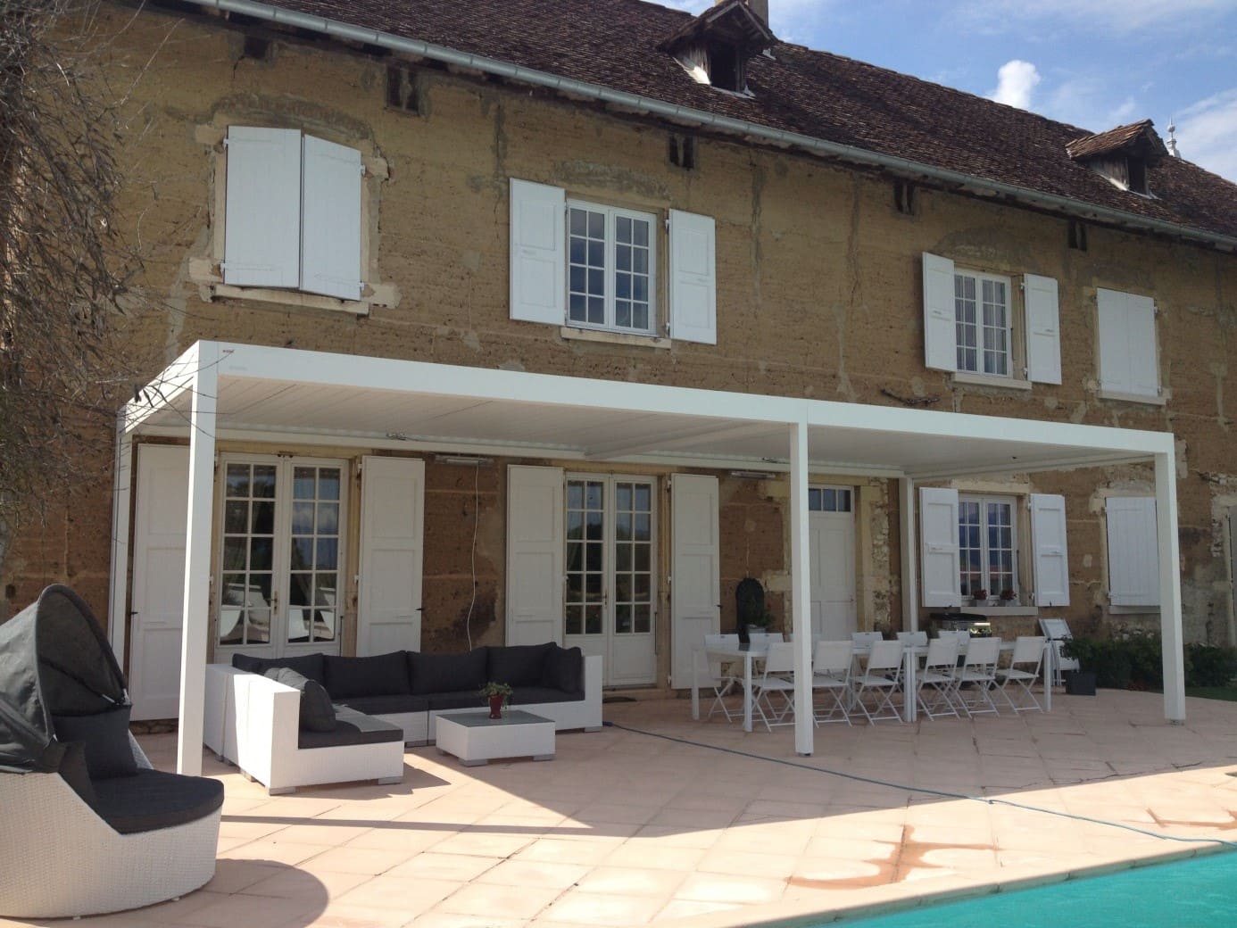 RHONEO STORES ET FERMETURES